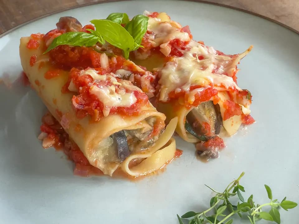 Enkel men supergod cannelloni fylld med aubergine- och zucchiniröra